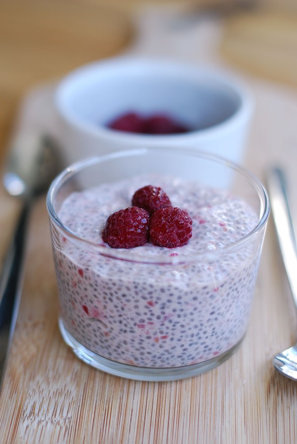 Chiapudding med hallon - Baka Sockerfritt