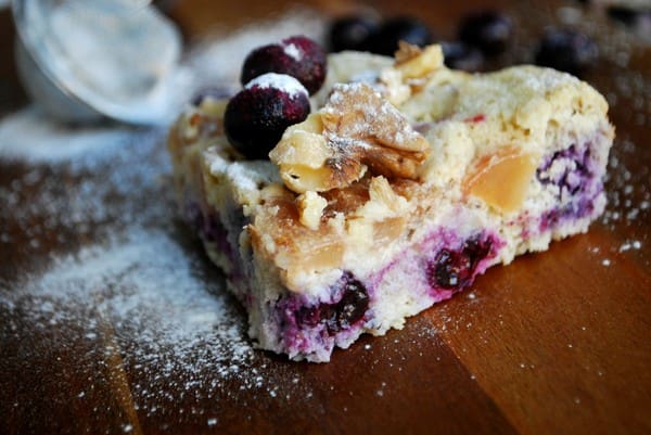 Fräsch päronkaka med blåbär - Baka Sockerfritt