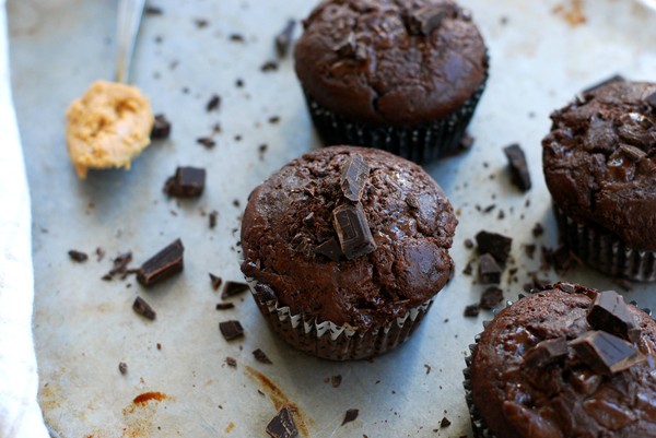 Chocolate peanut butter muffins - Baka Sockerfritt