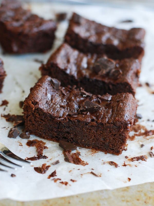 Mandelbrownie, utan tillsatt socker - Baka Sockerfritt
