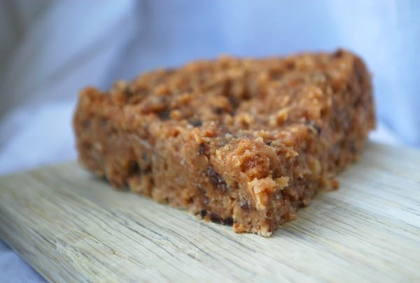 Havrekaka med päron och dadlar - Baka Sockerfritt Havrekaka med päron och dadlar - Baka Sockerfritt