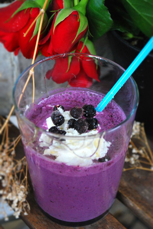 Blåbärsmoothie med kvarg - Baka Sockerfritt