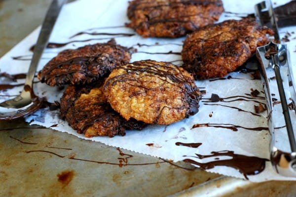 Peanut butter chocolate chip cookies - Baka Sockerfritt