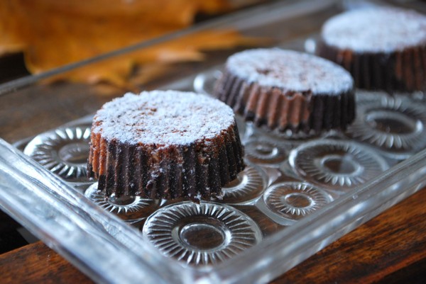 Almond butter cups - Baka Sockerfritt