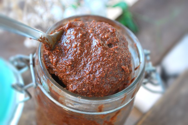 Chokladcréme med macadamianötter - Baka Sockerfritt