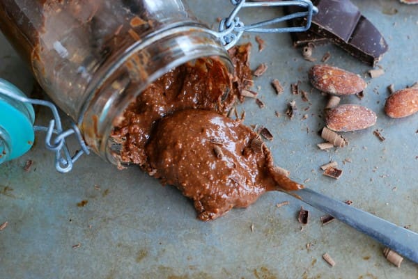 Mandelsmör med choklad - Baka Sockerfritt