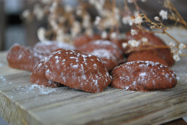 Chokladdoppade mandlar med kanel - Baka Sockerfritt