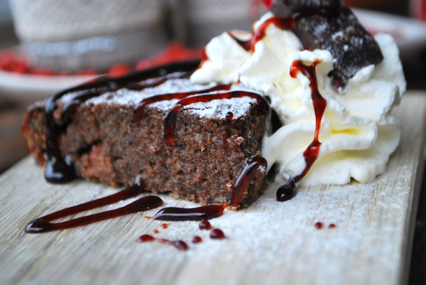 Fantastic Black Bean Brownie - Baka Sockerfritt