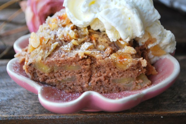 Hasselnötkaka med banan - Baka Sockerfritt