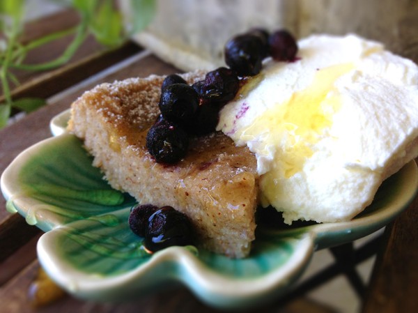 Sweet banana bread (with blueberries) - Baka Sockerfritt