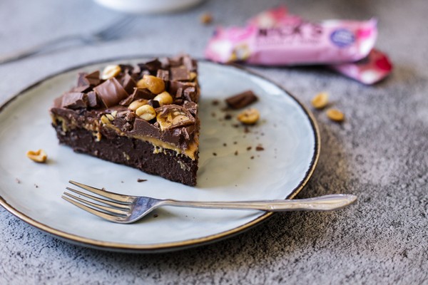 Snickerskladdkaka, utan tillsatt socker - Baka Sockerfritt