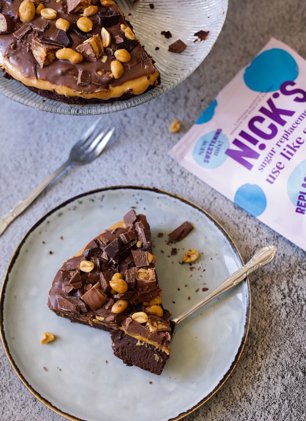 Snickerskladdkaka, utan tillsatt socker - Baka Sockerfritt