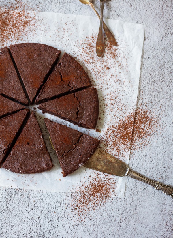 Kladdkaka med brynt smör, utan tillsatt socker - Baka Sockerfritt