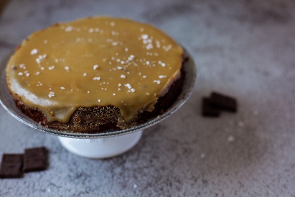 Salted caramel chokladkaka - Baka Sockerfritt