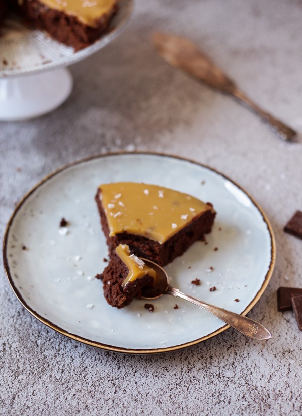 Salted caramel chokladkaka - Baka Sockerfritt