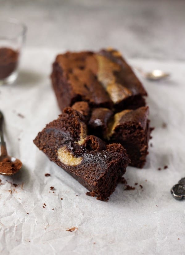 Mjuk Chokladkaka med kola, utan tillsatt socker - Baka Sockerfritt