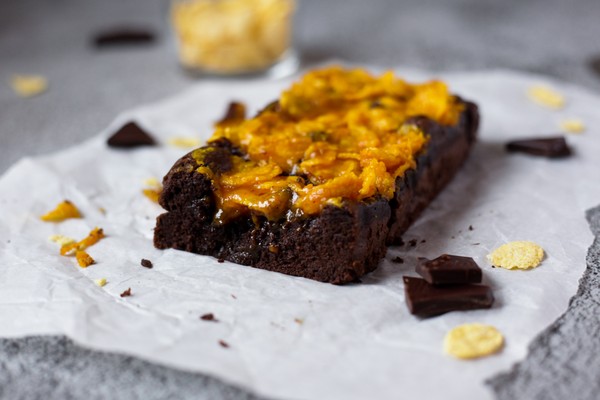 Brownie med saffranstosca - Baka Sockerfritt
