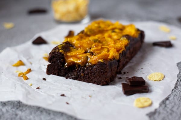 Brownie med saffranstosca, utan tillsatt socker - Baka Sockerfritt