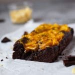 Brownie med saffranstosca, utan tillsatt socker - Baka Sockerfritt