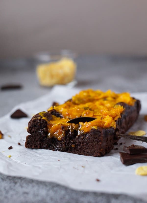 Brownie med saffranstosca, utan tillsatt socker - Baka Sockerfritt