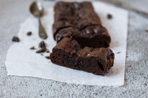 Browniekaka, utan tillsatt socker - Baka Sockerfritt