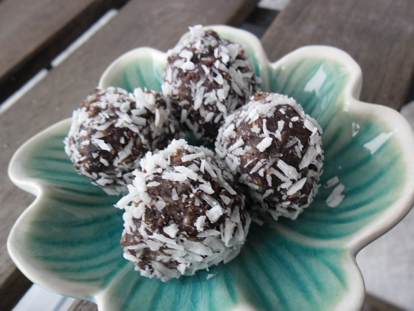 Kokos&banan- chokladbollar - Baka Sockerfritt